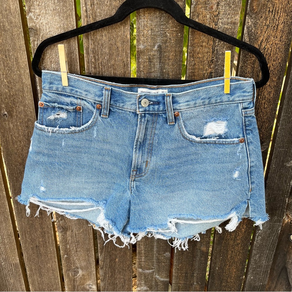 Abercrombie & Fitch The Boyfriend Distressed Midrise Jean Shorts In Sz 27/4 - Picture 1 of 10